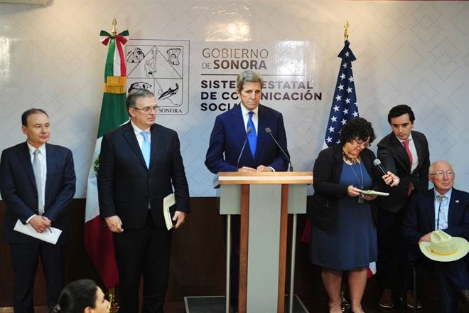 Acuerdan con John Kerry reducir 98% emisiones de Pemex