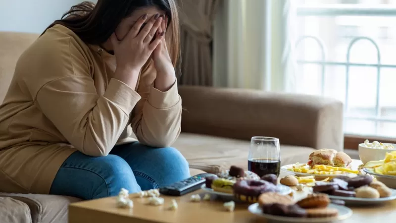 El trastorno alimentario más frecuente que la anorexia o la bulimia que permanece «oculto»