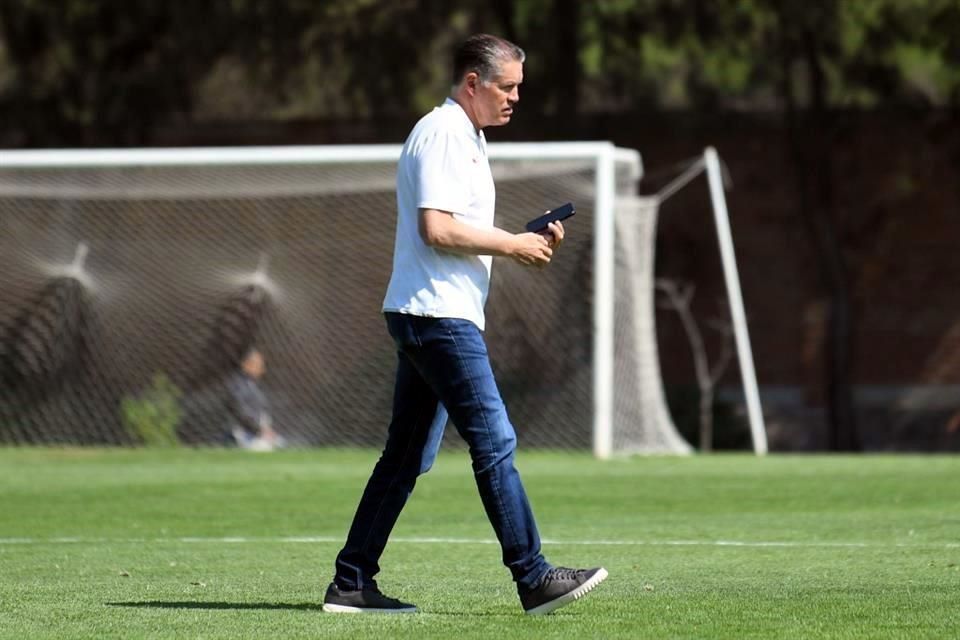 Chivas: Los pecados por los que corrieron a Peláez