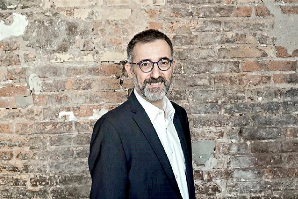 Cobrará ex asesor de Gustavo Petro $643 mil a Sheinbaum