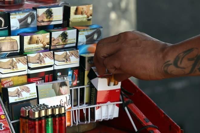 Prohibirán exhibición de cigarros en tiendas
