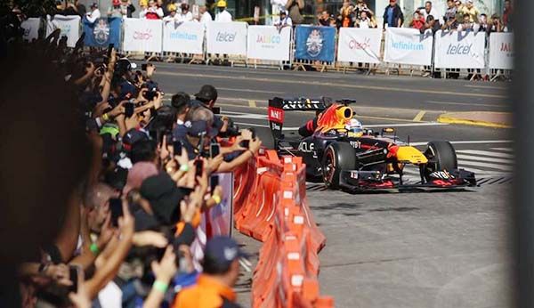 Checo Pérez conquista La Minerva