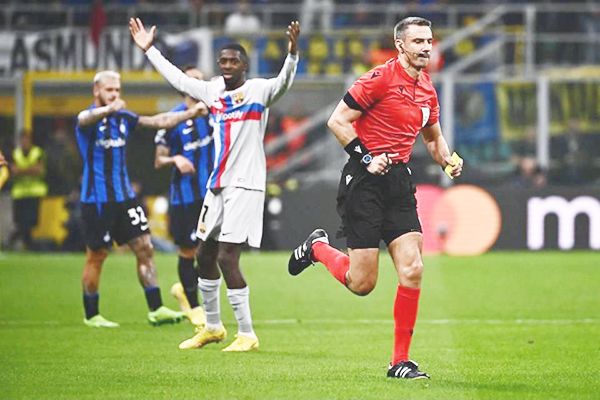 Derrota Inter de Milán al Barcelona con polémica de VAR