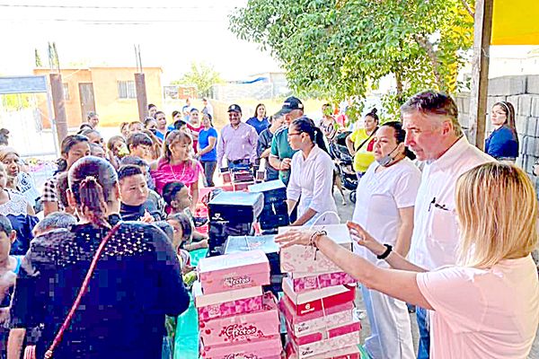 Lleva PRI brigada a colonia Las Aves