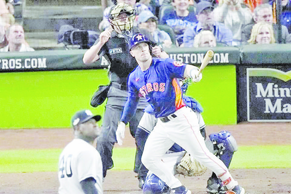 Da Astros segundo golpe a Yankees