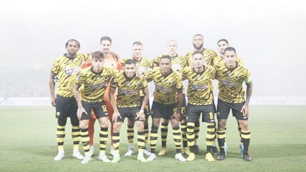 EL AEK ATENAS GOLEÓ AL IONIKOS CON ORBELÍN JUGANDO DE TITULAR