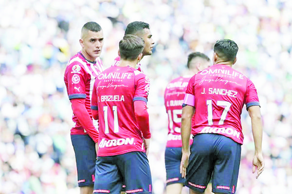 Cae Chivas ante Puebla y dice adiós en el Repechaje