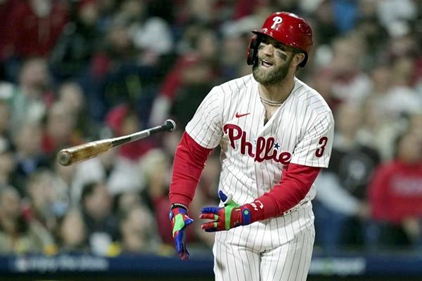 Los Phillies toman la delantera ante Padres