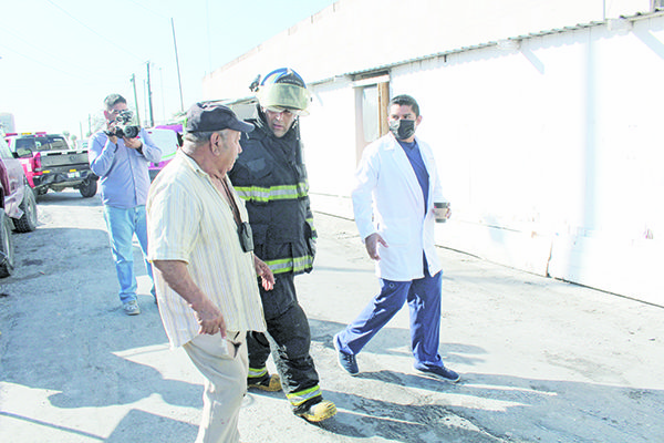 Veladora de la muerte quema casa frente al IMSS
