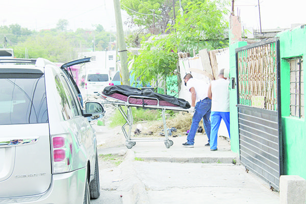 Lo encuentran vecinos en estado de descomposición