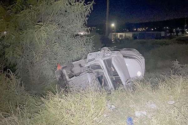 Se voltea pipa repleta de diesel