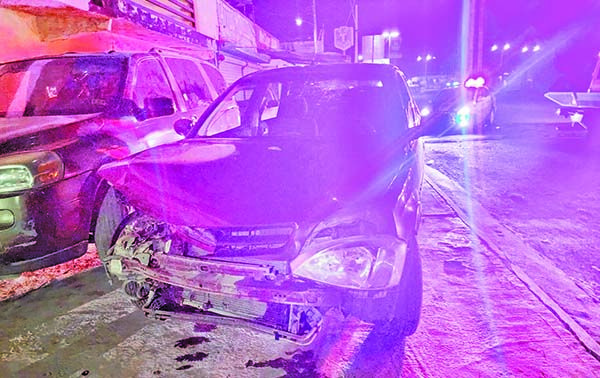 Destroza auto en choque por alcance