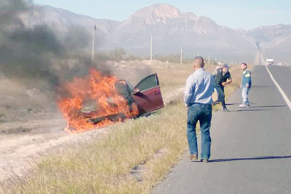 Corto quema carro