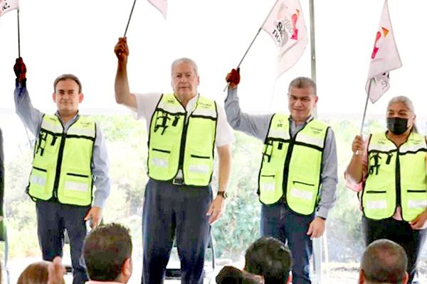 Avanza construcción de paso vehicular El Álamo