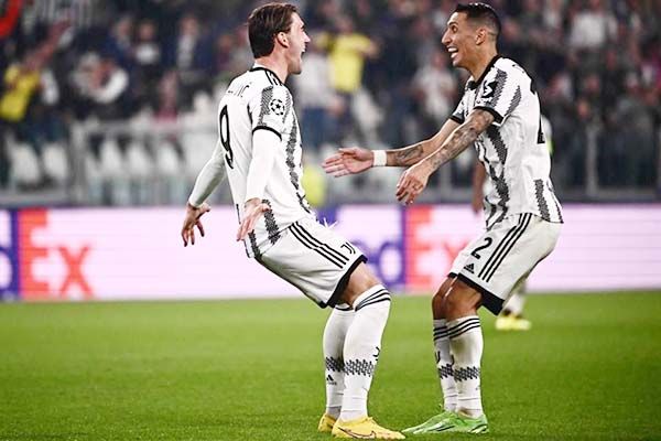Orquesta Di María primer triunfo de la Juventus en Champions