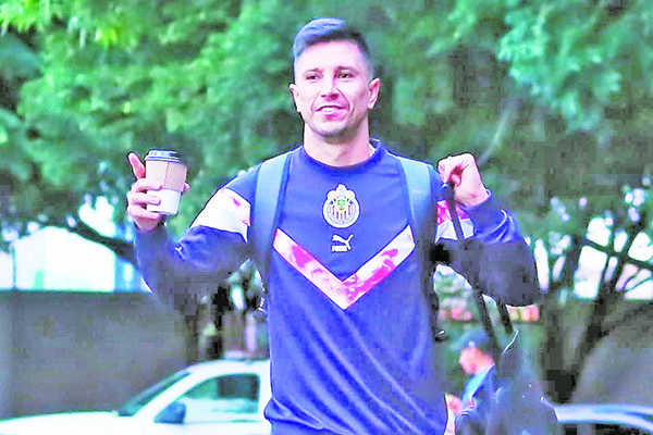 Jesús Molina es la primera baja de Chivas