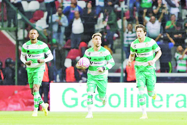 Gana Toluca a Santos en juego de volteretas y muchos goles