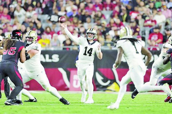 Cardinals vence a Saints en juego con lluvia de puntos