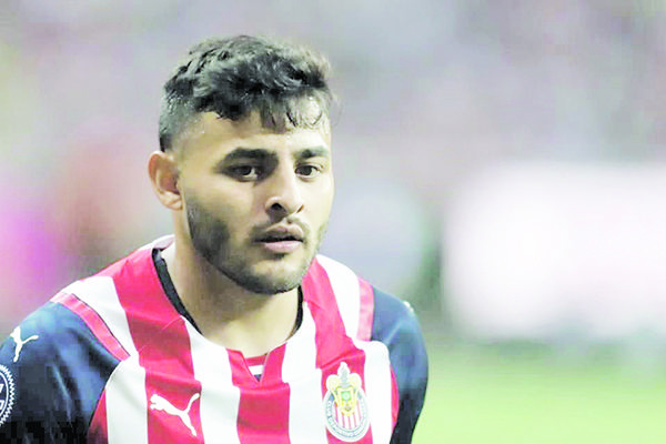 Alexis Vega se disculpa con afición de Chivas por fracaso