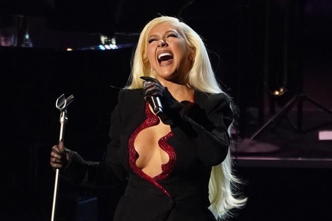 Christina Aguilera se presentará en los Latin Grammy