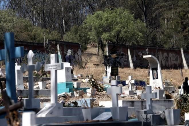 Detienen a hombre que atropelló a policía en un panteón