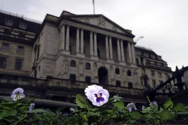 Aplica Banco de Inglaterra mayor alza de tasas en 33 años