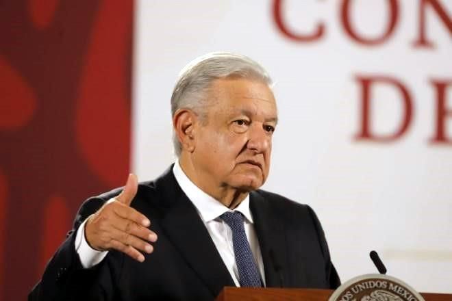 Pide AMLO a Musk que limpie Twitter antes de cobrar