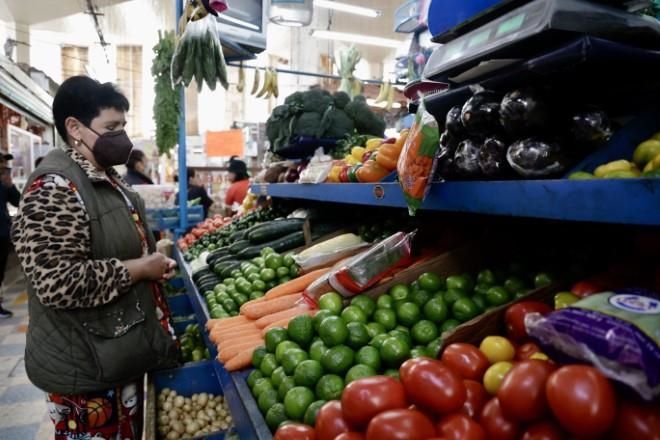 Inflación supera 8% anual por cuarto mes en fila