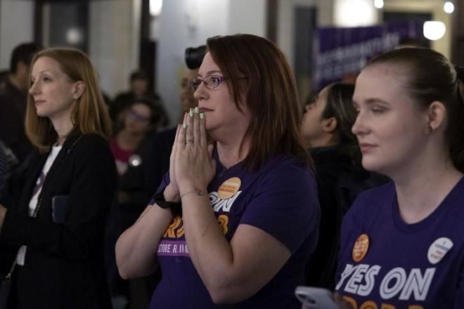 Kentucky y Michigan deciden proteger el aborto