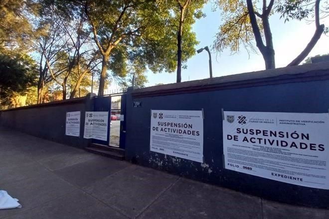 Clausuran Salón Pentatlón por concierto fascista
