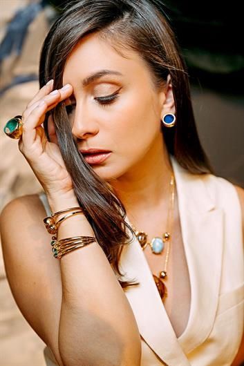 Apuesta Mónica Varela por joyas con elementos orgánicos
