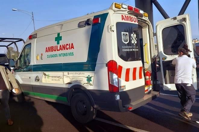 Derrapa motociclista en VC; lo reportan grave