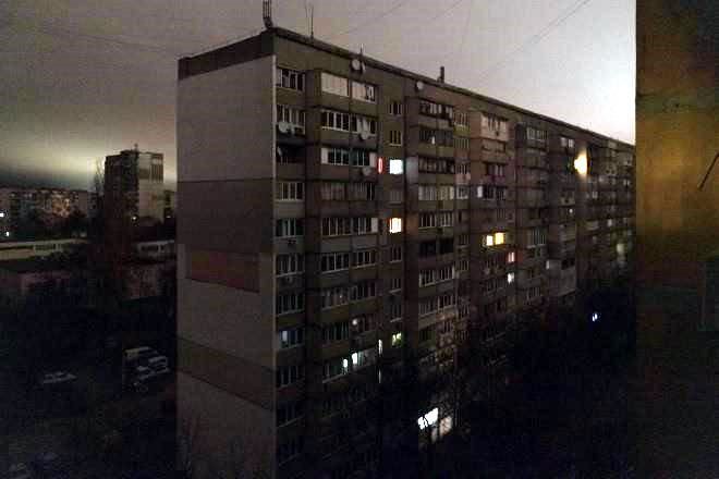 Cerca de 100 misiles rusos golpean Ucrania y causan apagones