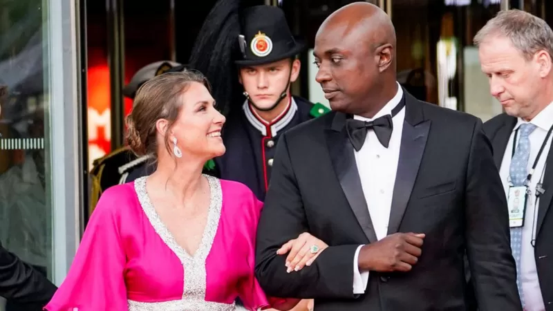 La princesa noruega Marta Luisa renuncia a sus funciones reales para centrarse en la medicina alternativa junto a su novio chamán