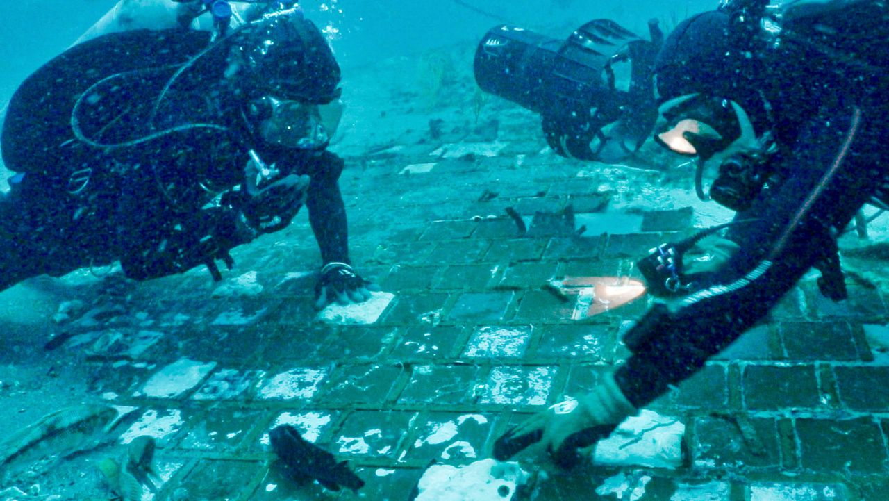 Encuentran restos del transbordador espacial Challenger bajo el agua￼
