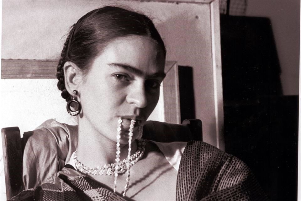 Frida ante la cámara, así construyó su imagen
