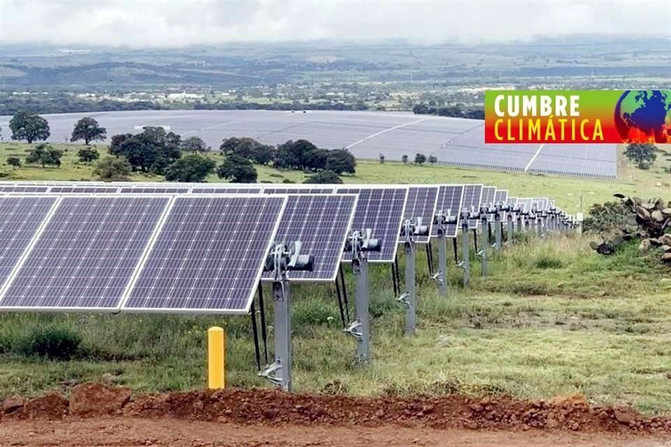 Va CRE contra paneles solares de empresas