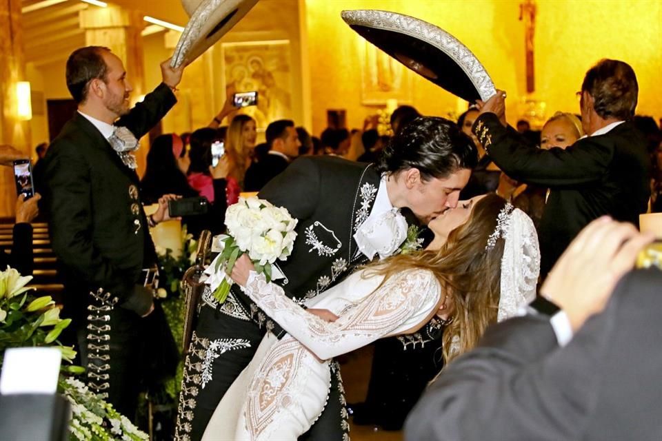 ¡Por fin! Alex Fernández y Alexia se casan por la Iglesia