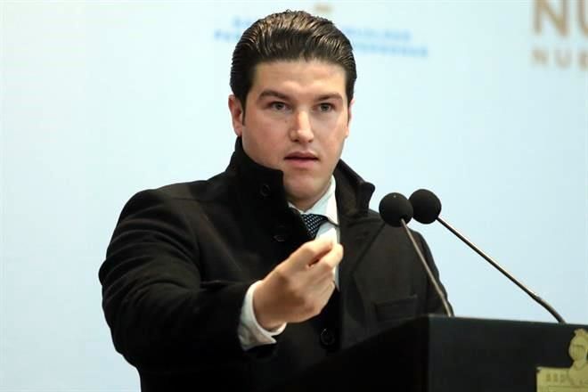 Acusan a Samuel García de embargar cuentas de 25 municipios