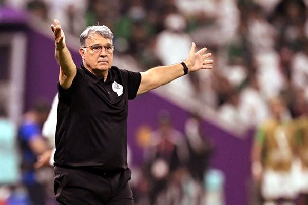 Asume ‘Tata’ Martino fracaso y deja Selección Mexicana