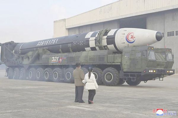 Norcorea prsenta a hija de Kim Jong Un