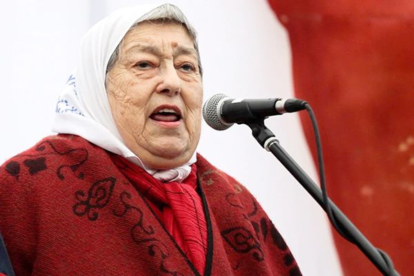 Fallece presidenta de las Madres de Plaza de Mayo