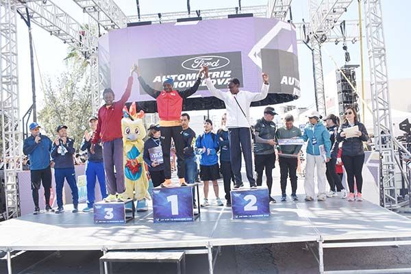 Geoffrey Kenisi Bundi gana el 21K ‘Con Espíritu de Acero’