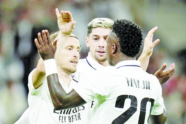 Amarra Real Madrid liderato del Grupo F con goleada