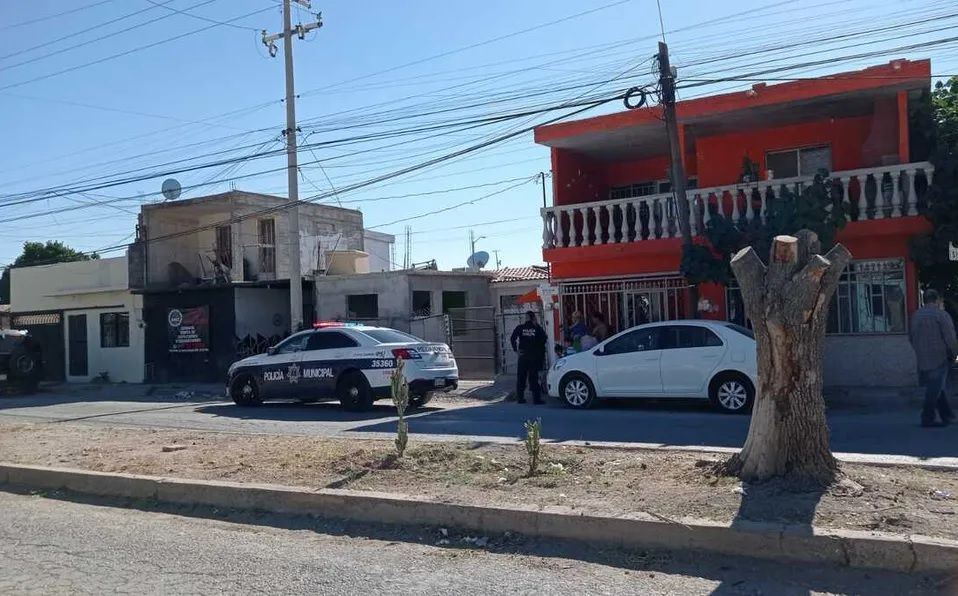 Hombre golpea con un martillo a su hermana y sobrinos en Torreón