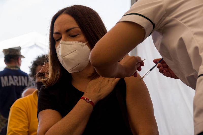 ¿Qué es la linfadenopatía, efecto secundario provocado por la vacuna contra el COVID-19?