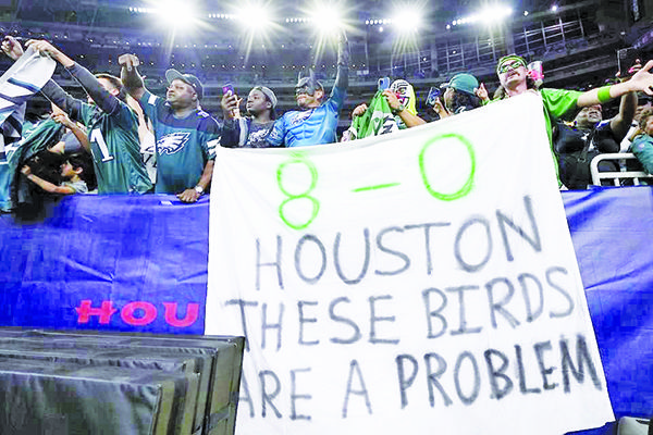 Aprovechan Águilas visita a Houston y se ponen 8-0