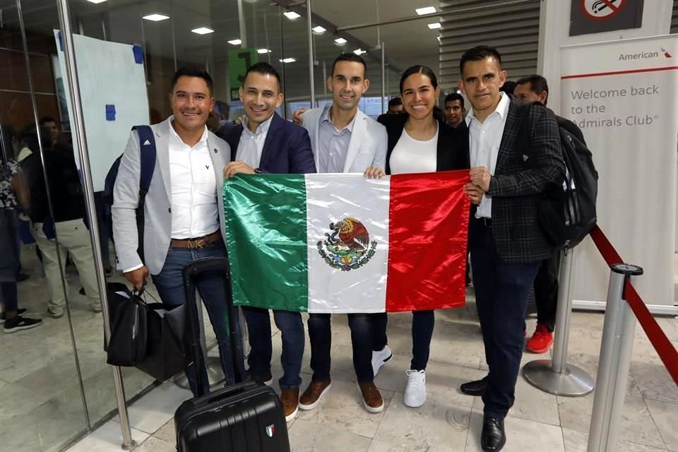 Parten árbitros mexicanos al Mundial de Qatar 2022