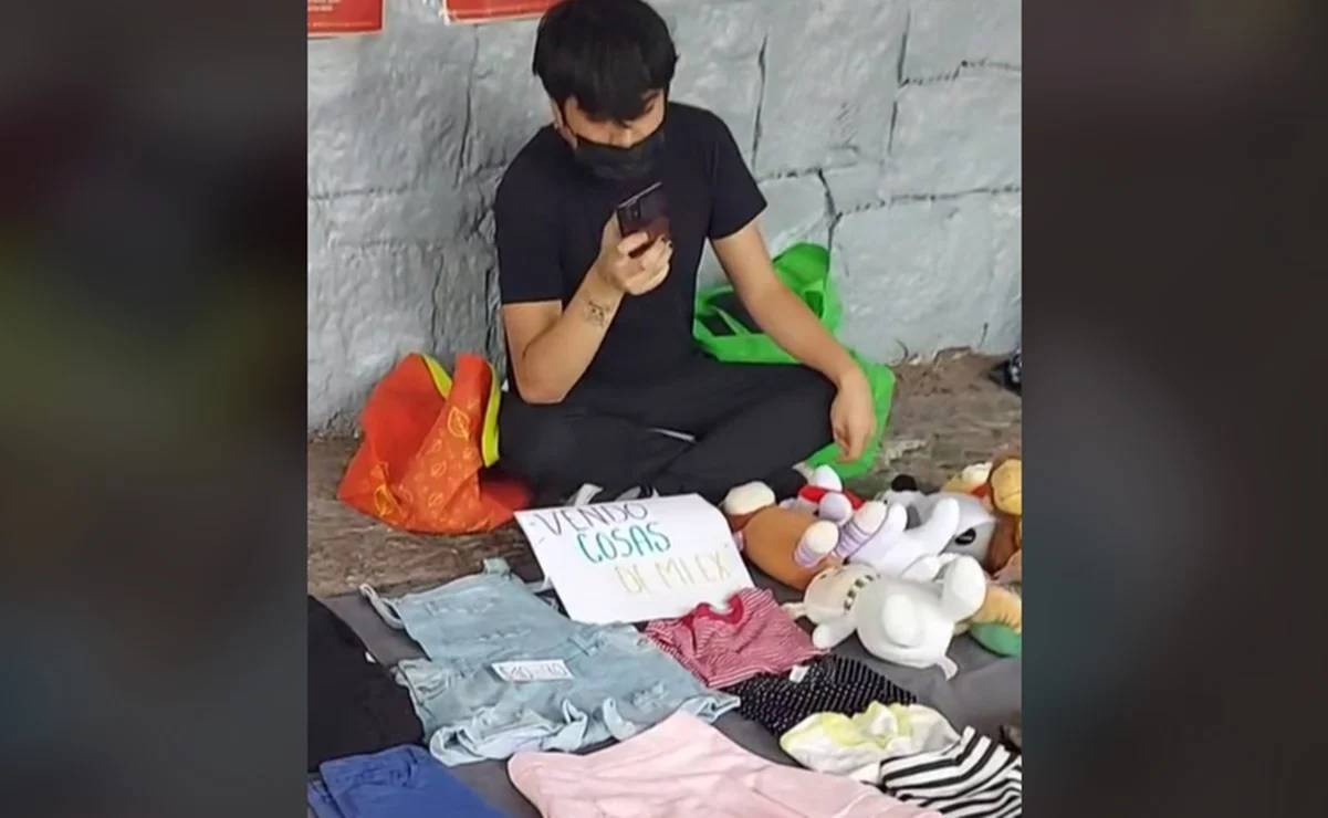 Joven vende pertenencias de su exnovia en bazar de la UNAM; se viraliza en TikTok