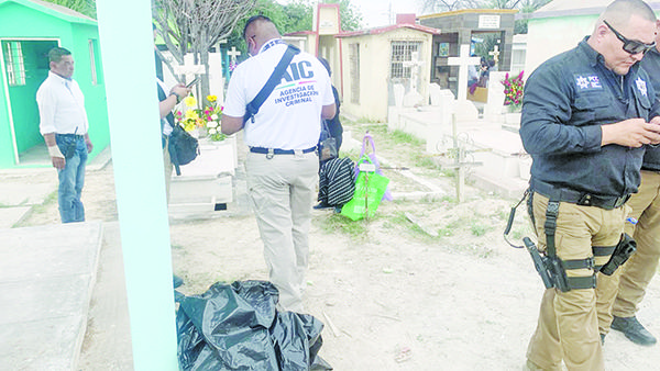 Esconden cadáver en una tumba ajena